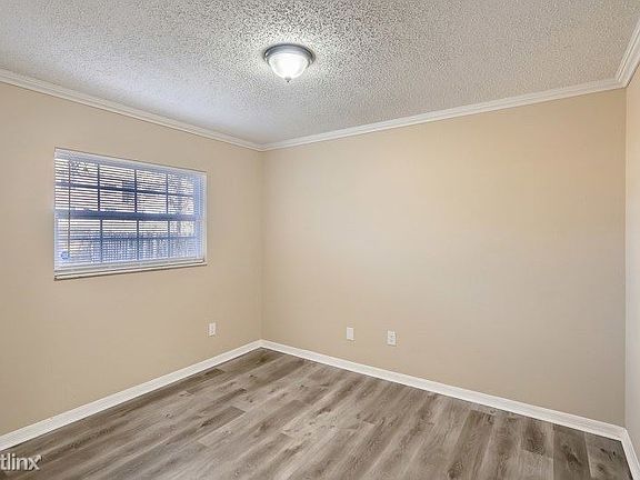5th image of 1556 Cumberland Ln