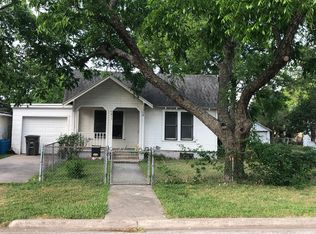 1611 E Commercial St, Victoria, TX 77901