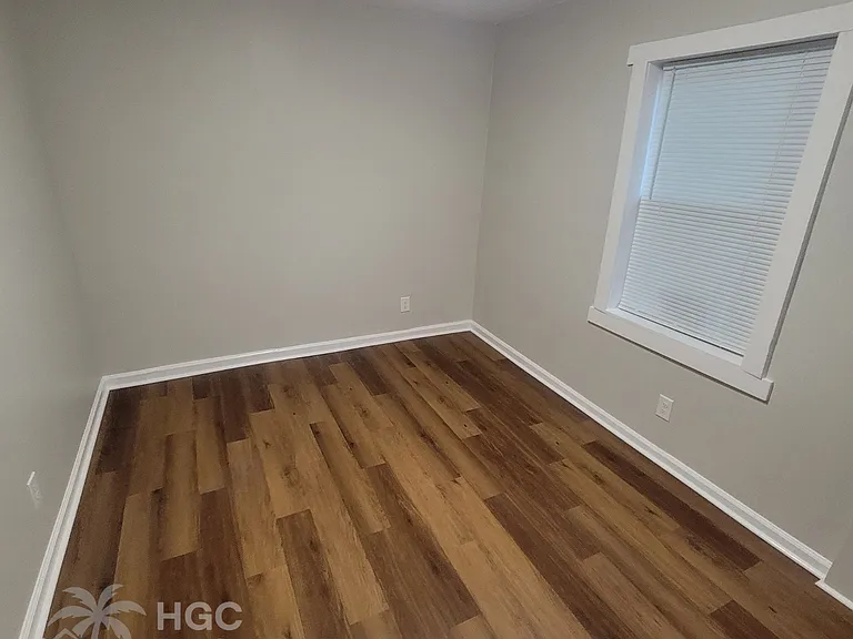 805 Moore St — Photo 11