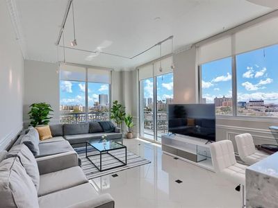 300 S Australian Ave UNIT 818, West Palm Beach, FL, 33401