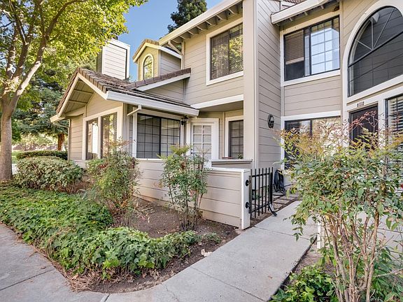 3rd image of 2695 Yerba Cliff Ct