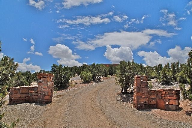 1st image of 67 Camino Montuoso
