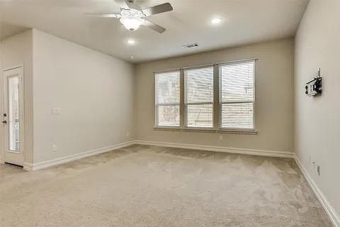 4th image of 421 Windward Dr