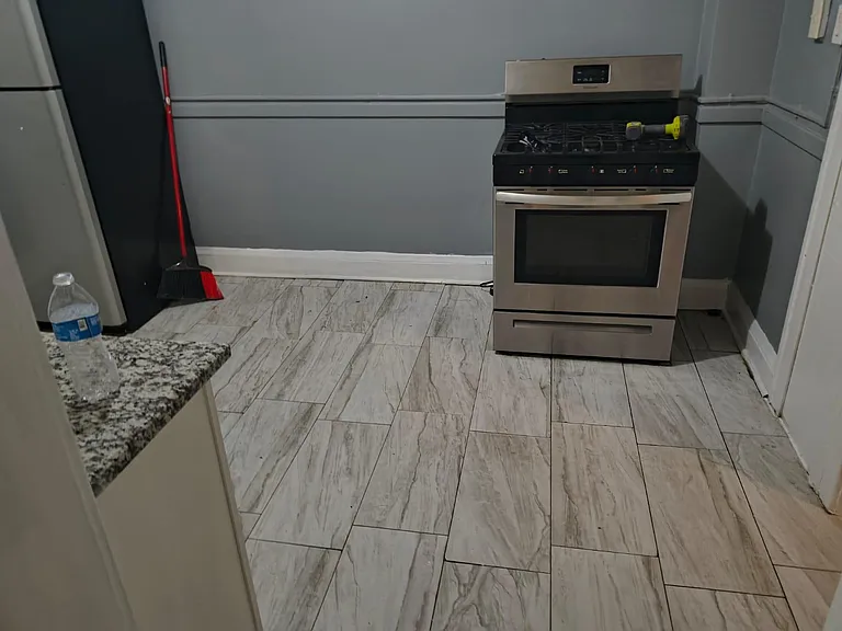 13315 Madison Ave #3 — Photo 2