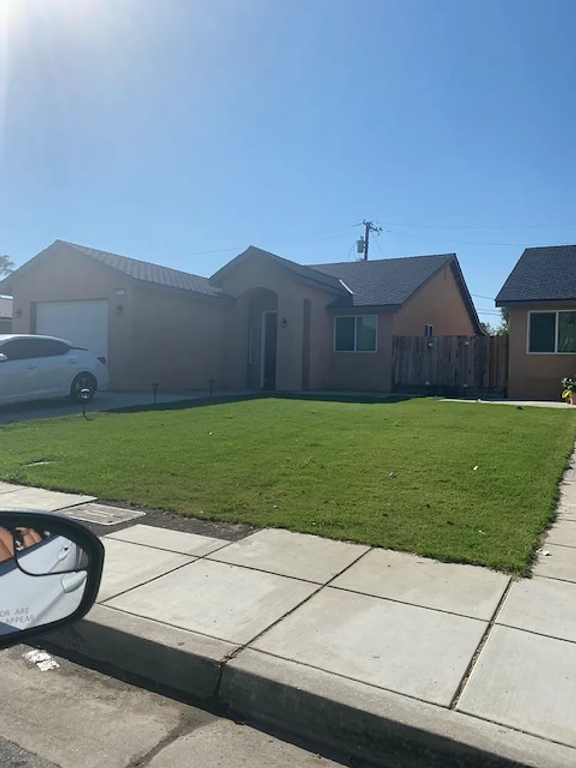For Rent Move-In Ready New Build In Parlier, Ca!3b/2b — Photo 4