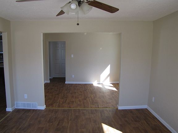 4th image of 2207 W 6th St