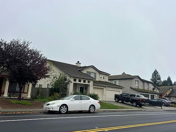 3rd image of 965 Youngsdale Dr