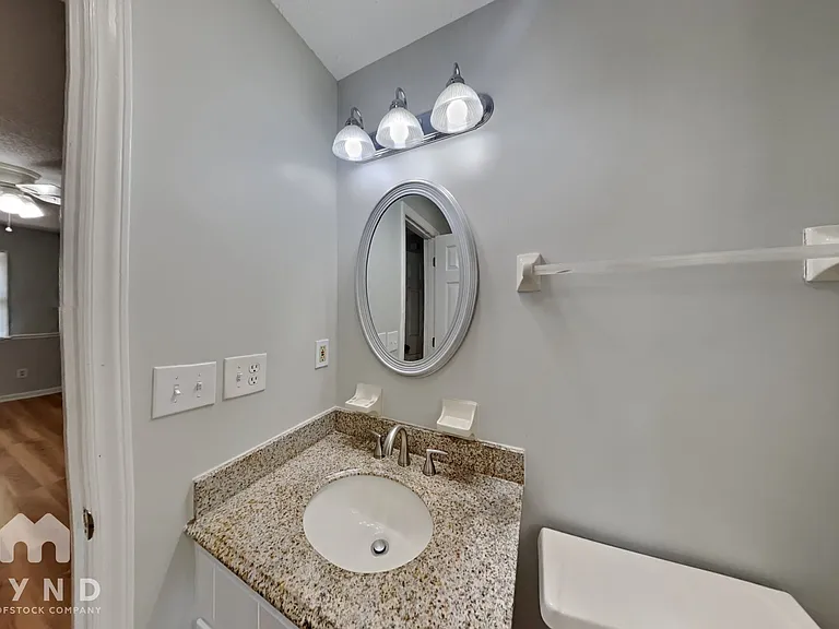 220 Glaive Dr — Photo 14
