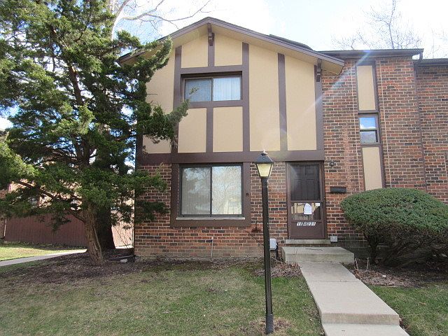 1st image of 18W231 Knollwood Ln