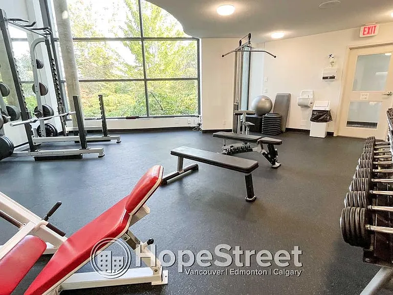 1633 W 8th Ave #304 — Photo 22
