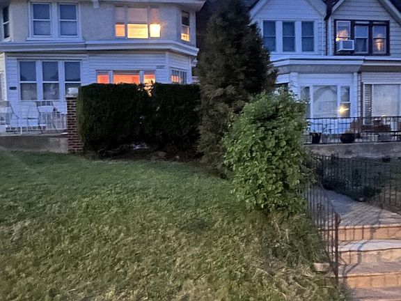 2nd image of 5207 Diamond St