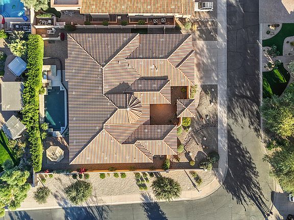 3rd image of 8832 E WETHERSFIELD Road