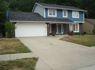 8810 Beacon Woods Pl, Fort Wayne, IN 46804