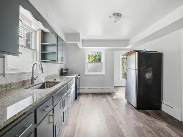 1017 E Pearson St, Milwaukee, WI 53202