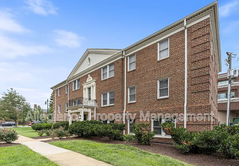 718 S Washington St #104 — Photo 3