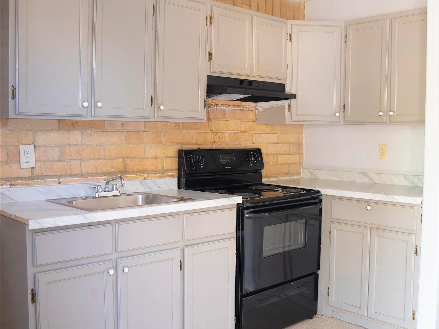 3 bed, 2.0 bath, 994 sqft, $1,000 — Photo 4