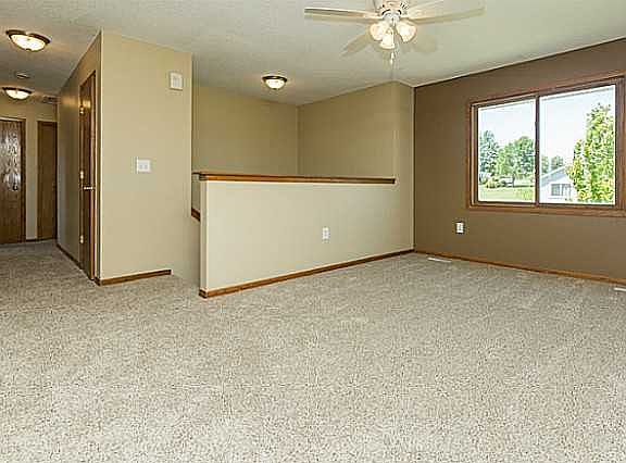2nd image of 309 W 18th Pl