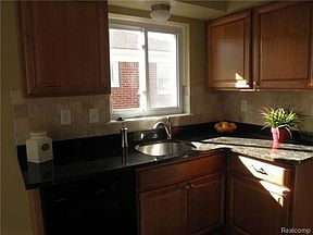 3rd image of 28086 Palmer Blvd