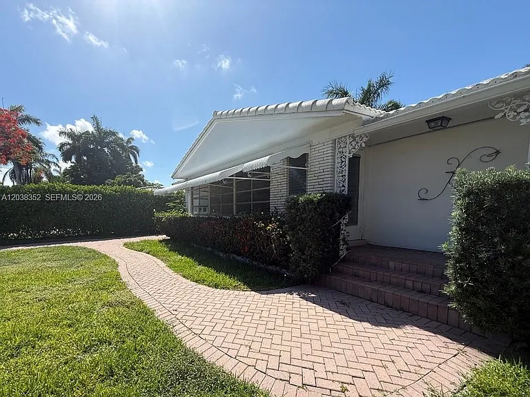 1235 Jefferson St — Photo 2