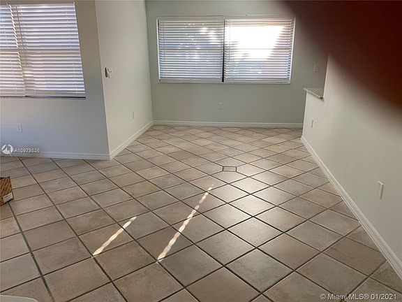 5th image of 341 W Park Dr #15-204