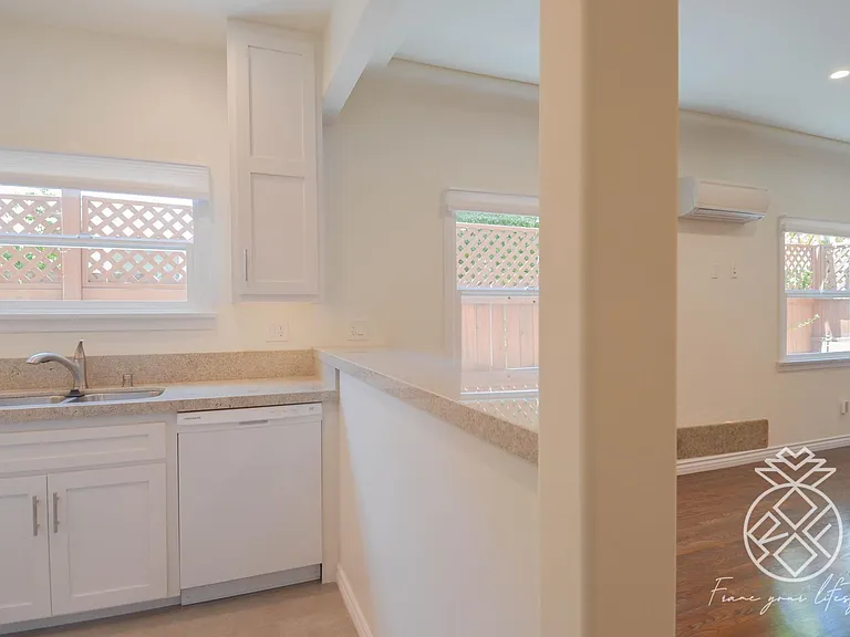 1848 S Redondo Blvd #1848 — Photo 10