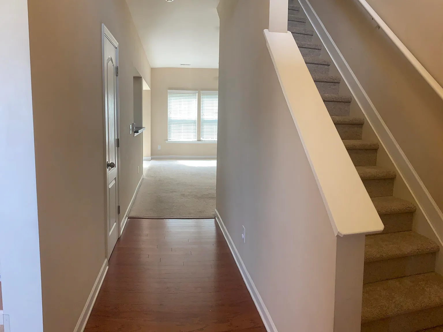 4 bed, 2.5 bath, 2073 sqft, $2,350 — Photo 3