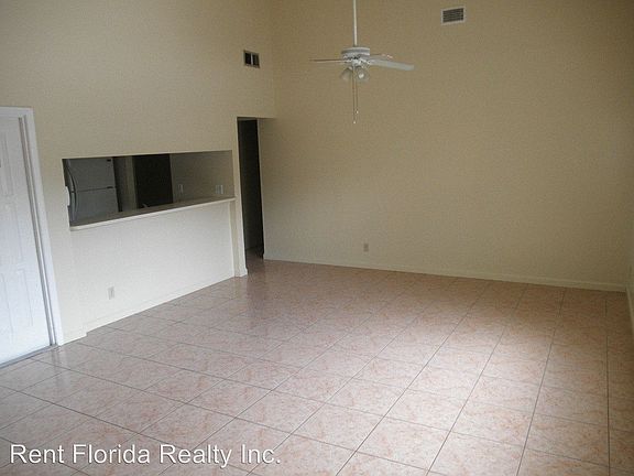 5th image of 504 Springdale Cir