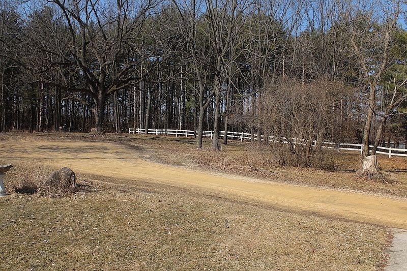 2nd image of 2105 E Town Line Rd