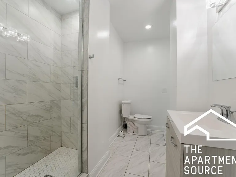 731 W Ohio St #3 — Photo 8