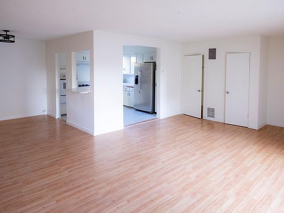 5th image of 5836 Virginia Ave #5
