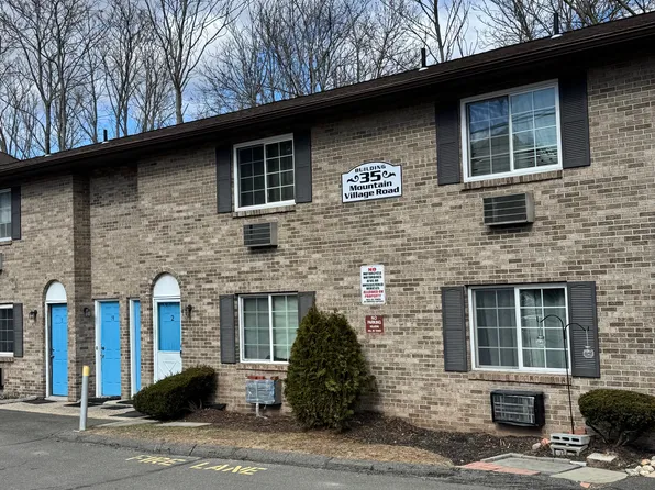 35 Mountain Village Rd Unit 20, Waterbury, CT 06706