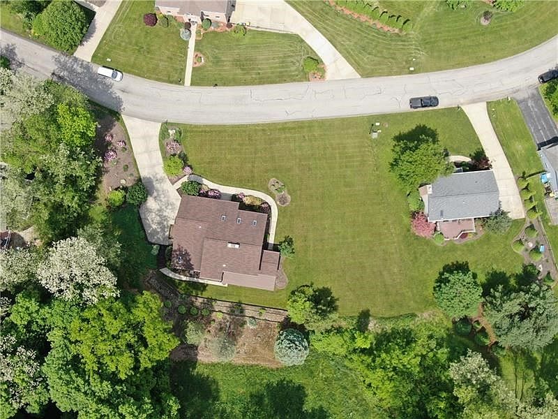 1st image of 112 Boxwood Dr