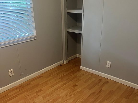 3rd image of 117 Beach Dr #16