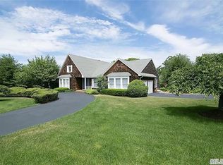 10 Equestrian Ct, Stony Brook, NY 11790