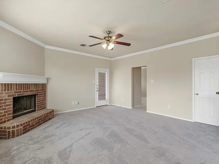 4402 Emerald Leaf Dr — Photo 10