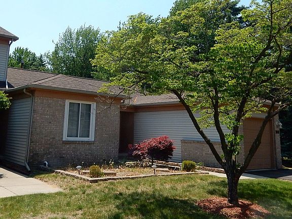 2nd image of 6325 Hunter Pointe St #22