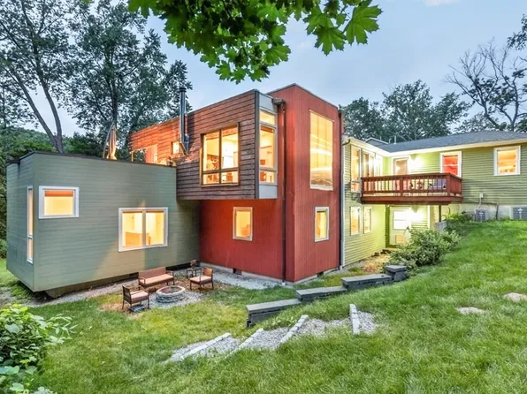 15 Suban Pl Unit 15, Newton Highlands, MA 02461