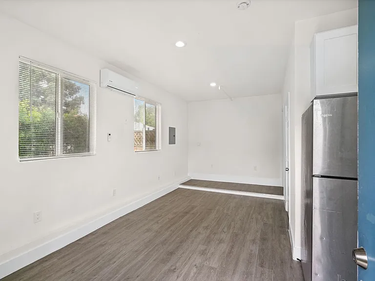 5905 Whitnall Hwy — Photo 2
