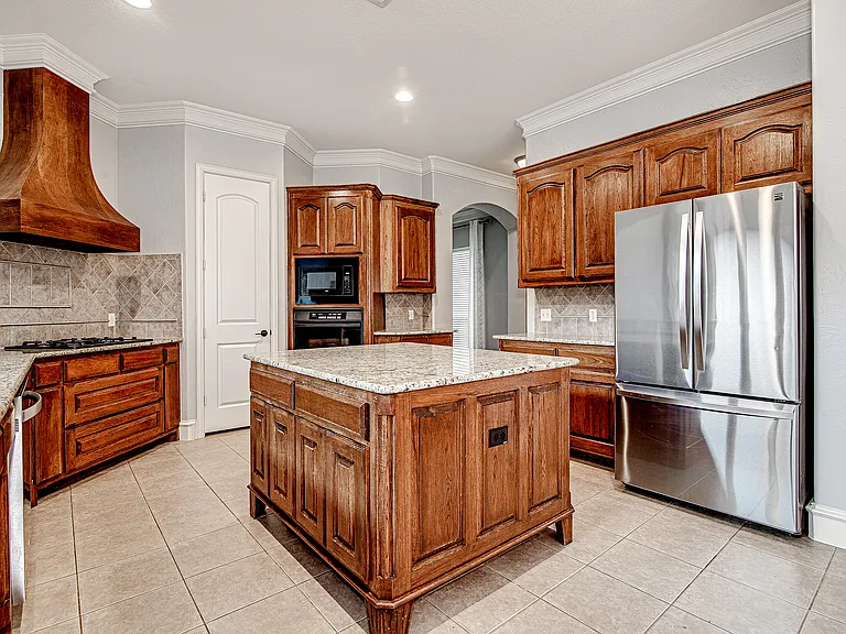 828 Thomas Crossing Dr — Photo 12