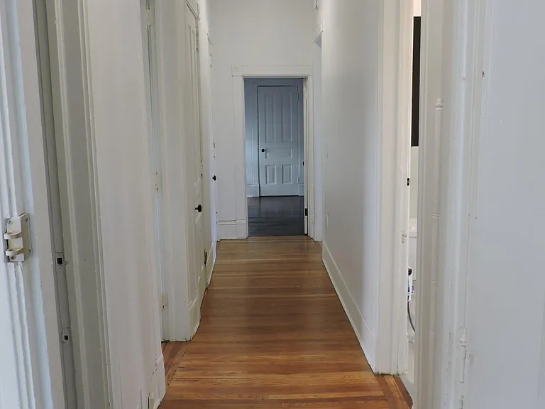 637 Wealthy St SE — Photo 24