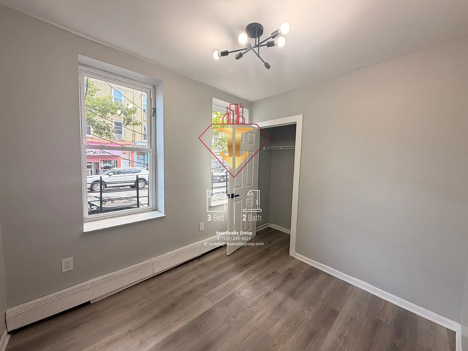 3 bed, 1.5 bath, 900 sqft, $2,550 — Photo 2