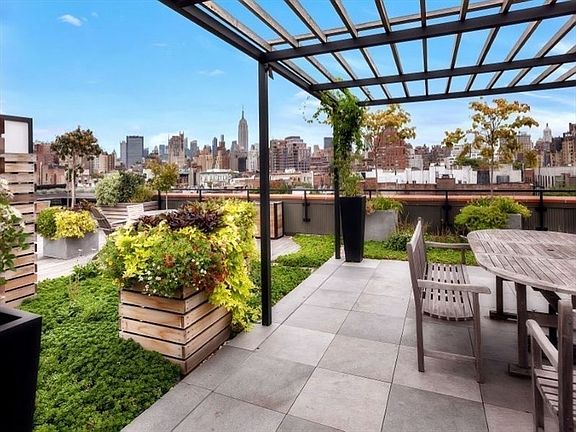 3rd image of 350 Bleecker St APT 3T