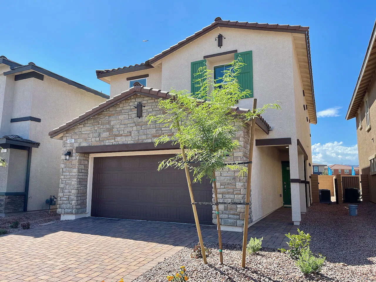 3 bed, 2.5 bath, 1715 sqft, $2,150 — Photo 2