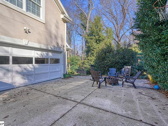4th image of 221 River Walk Dr