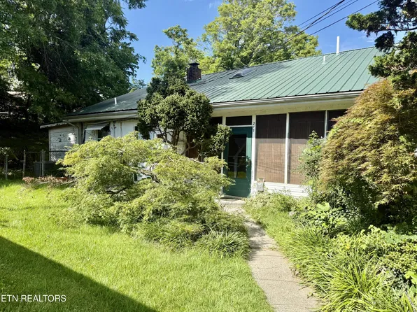 213 Northwestern Ave, Oak Ridge, TN 37830