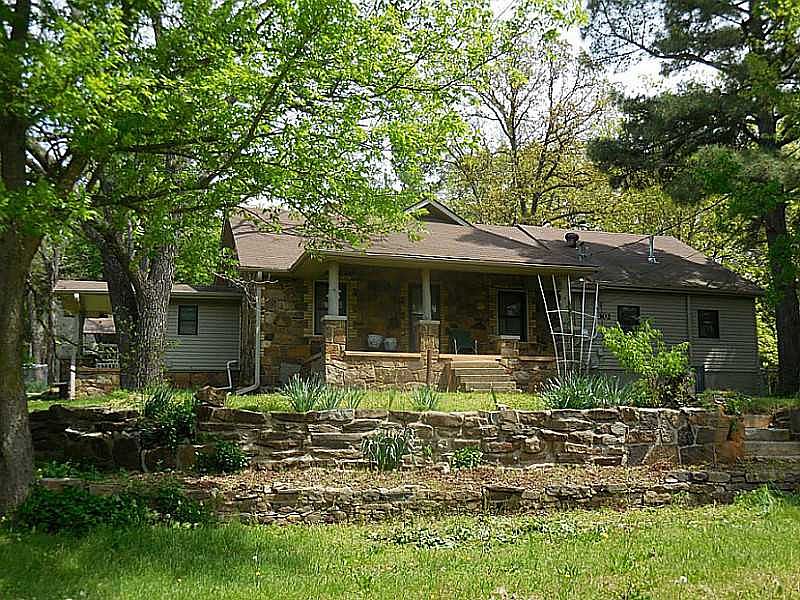 1st image of 302 N Centennial Ave