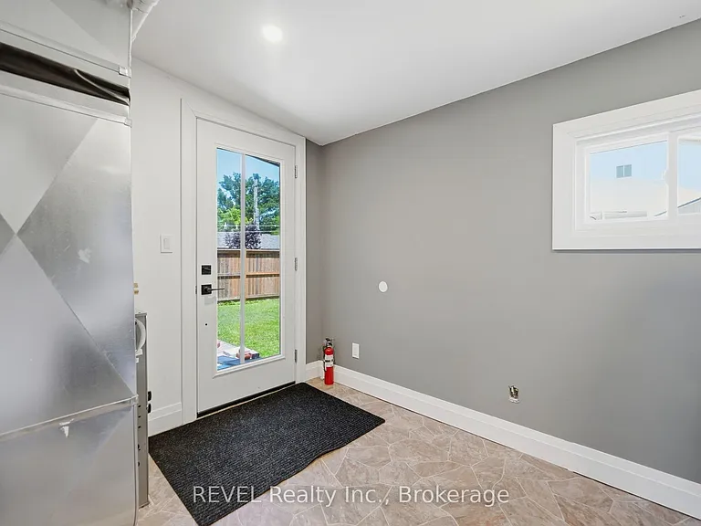 9 McNaughton Rd — Photo 15