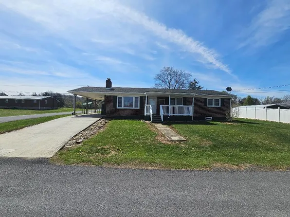 526 Friendly Cir, Marion, VA 24354