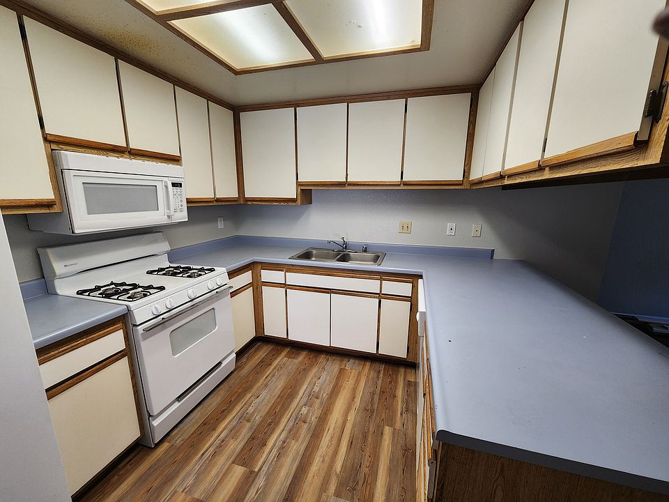 2nd image of 7461 Power Inn Rd APT B