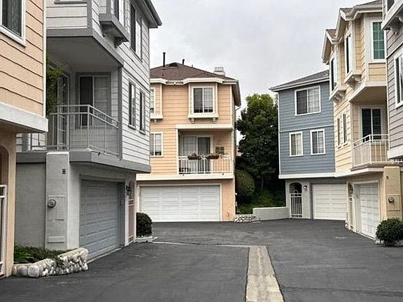 4th image of 2366 241st St